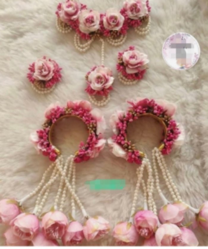 Flower Jewellery 305