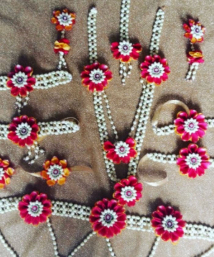 Flower Jewellery 306